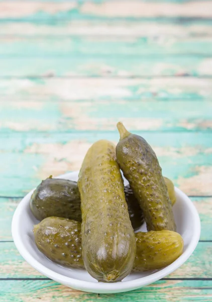 Dill Pickles em White Bowl — Fotografia de Stock