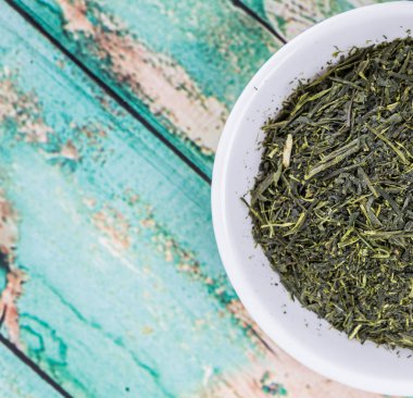 Kurumuş yeşil çay yaprakları