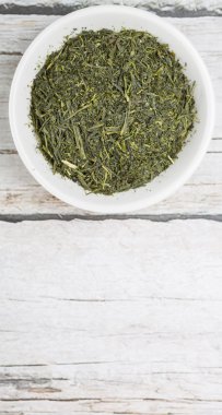 Kurumuş yeşil çay yaprakları