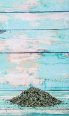 Kurumuş yeşil çay yaprakları