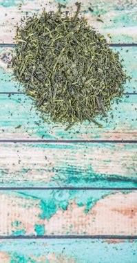 Kurumuş yeşil çay yaprakları