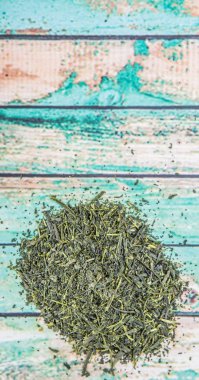 Kurumuş yeşil çay yaprakları
