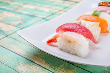 Çeşitli Japon suşi