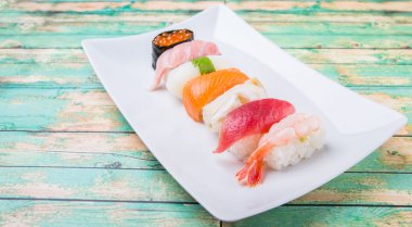Çeşitli Japon suşi