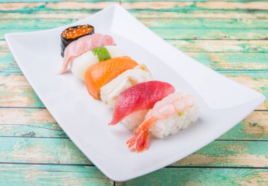 Çeşitli Japon suşi