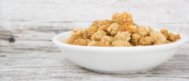 kurutulmuş beyaz dut