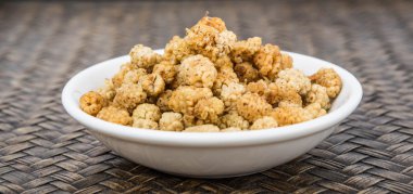 kurutulmuş beyaz dut