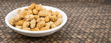 kurutulmuş beyaz dut