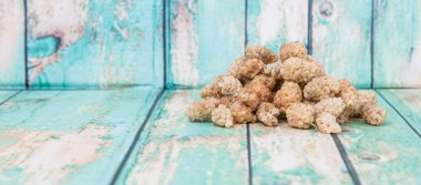 kurutulmuş beyaz dut