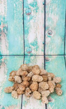 kurutulmuş beyaz dut