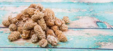 kurutulmuş beyaz dut