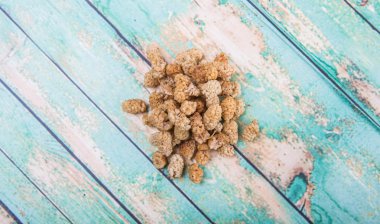 kurutulmuş beyaz dut