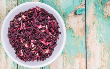 Kurutulmuş Hibiscus çay yaprakları