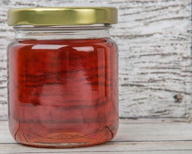 Akçaağaç şurubu Mason kavanoza