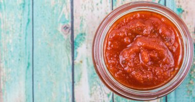 Spagetti sosu Mason kavanoza