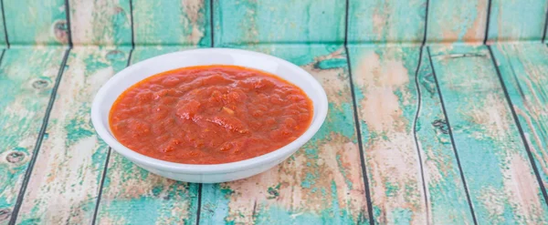 Spaghetti Sauce in White Bowl – stockfoto