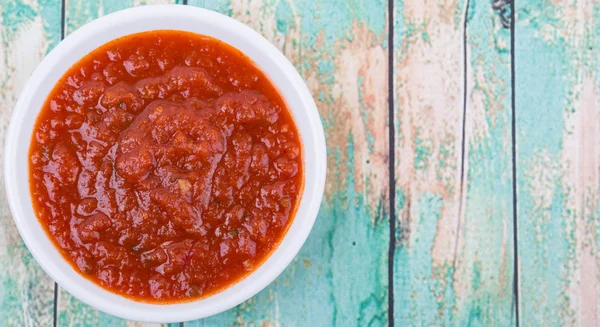 Spaghetti saus In witte kom — Stockfoto