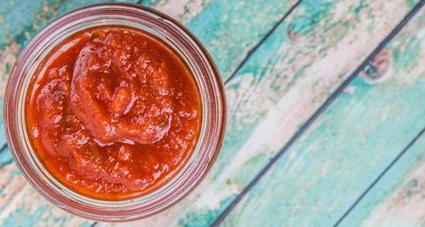 Salsa de espagueti en tarro de masón — Foto de Stock