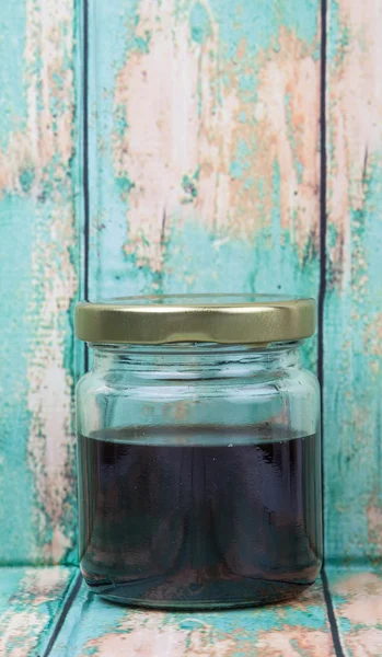 Aceto balsamico in vaso di massone — Foto Stock