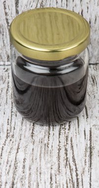 Bir şişe balsamik sirke