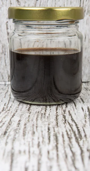 Aceto balsamico in vaso di massone — Foto Stock