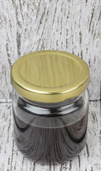 Aceto balsamico in vaso di massone — Foto Stock