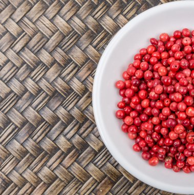 Pembe biber beyaz kase