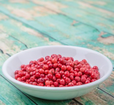 Pembe biber beyaz kase