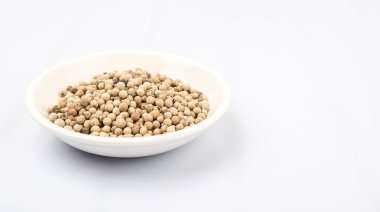 Beyaz kase beyaz biber