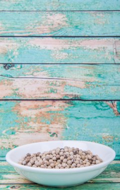 Beyaz kase beyaz biber