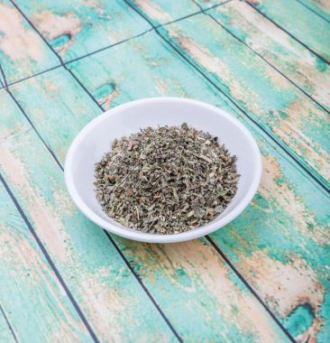 kurutulmuş oğul otu