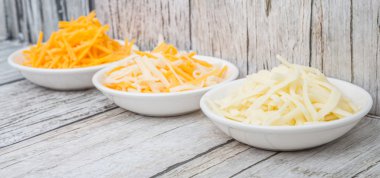 Rendelenmiş Mozzarella ve kaşar peyniri