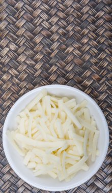 Rendelenmiş mozzarella peyniri