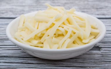 Rendelenmiş mozzarella peyniri