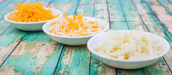 Grated Mozzarella And Cheddar Cheese — Stock Photo, Image