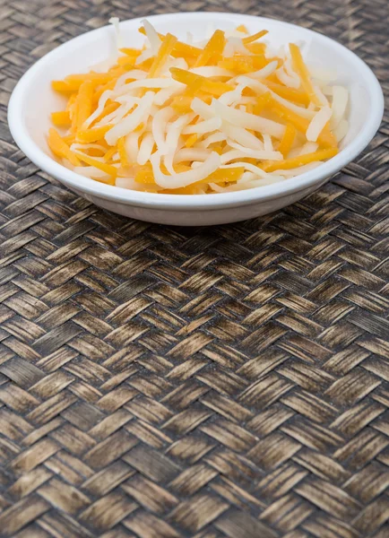 Тертий сир моцарелла і сиру чеддер — стокове фото