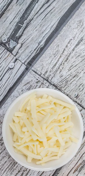 Rendelenmiş mozzarella peyniri