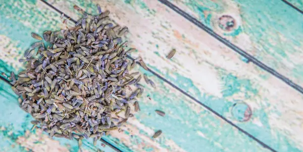 Kurutulmuş lavanta bitkisel çay