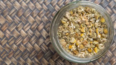 Kurutulmuş papatya bitkisel çay