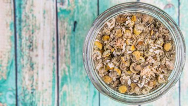 Kurutulmuş papatya bitkisel çay