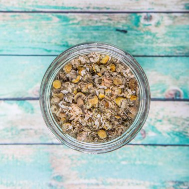 Kurutulmuş papatya bitkisel çay