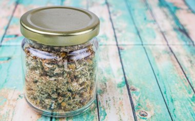 Kurutulmuş papatya bitkisel çay