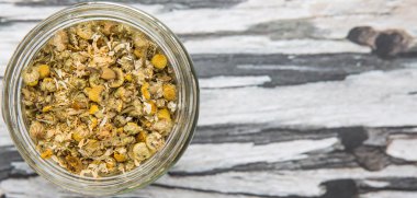 Kurutulmuş papatya bitkisel çay