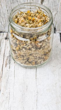 Kurutulmuş papatya bitkisel çay