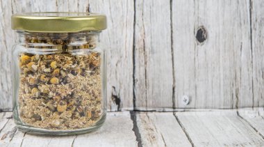 Kurutulmuş papatya bitkisel çay