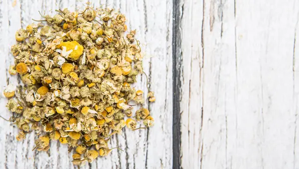 Kurutulmuş papatya bitkisel çay