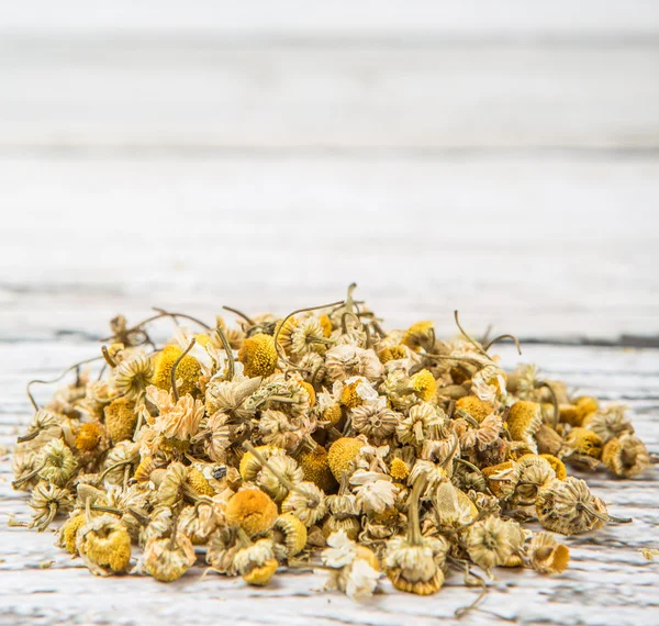 Kurutulmuş papatya bitkisel çay