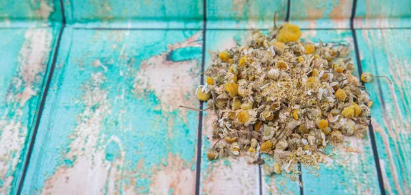 Kurutulmuş papatya bitkisel çay