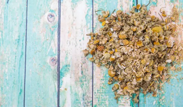 Kurutulmuş papatya bitkisel çay