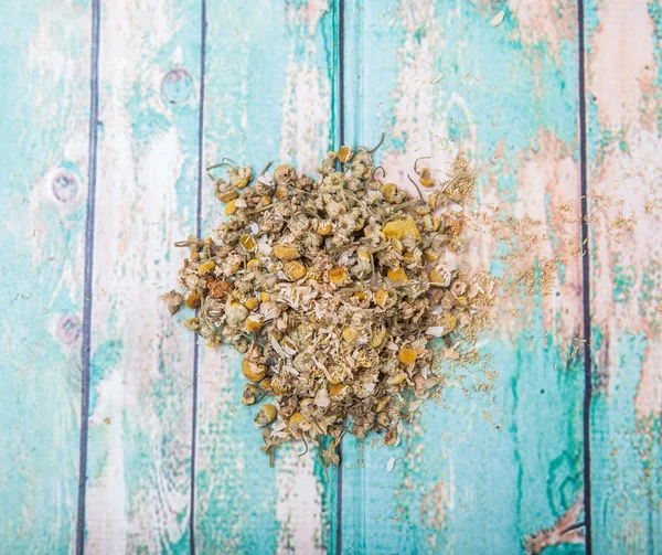 Kurutulmuş papatya bitkisel çay